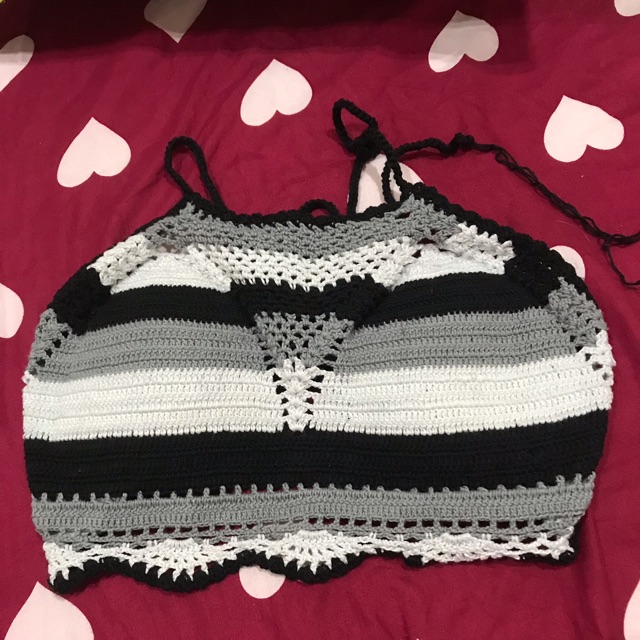 áo len bikini sọc trắng đen