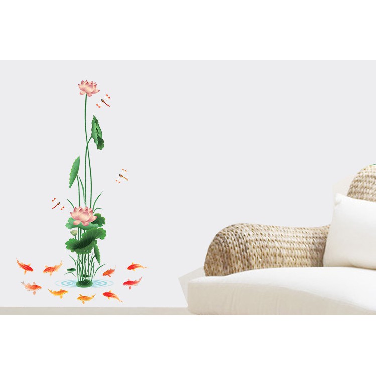 Decal trang trí tường Hoa Sen nhánh dà và đàn cá KOI bơi quanh hồ