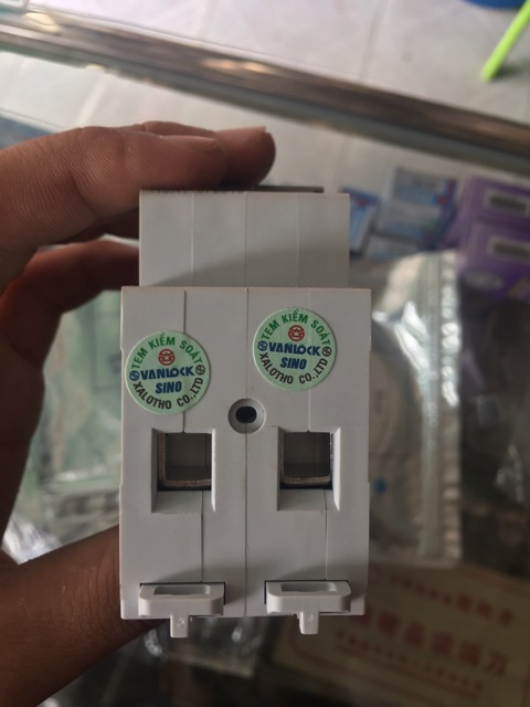 Cầu dao CB 2 tép 32A,63A SINO (PS45N)- hàng chính hãng có sẵn, ảnh shop tự chụp