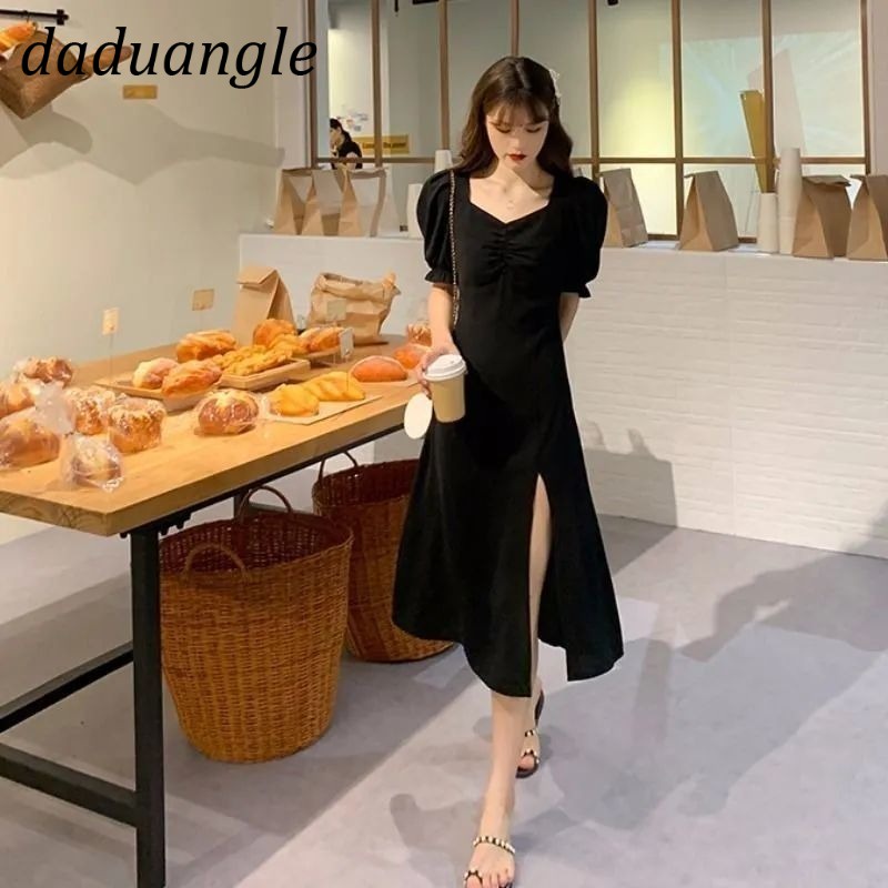 Đầm DADUHEY màu đen tay phồng cổ vuông thiết kế cắt xẻ nhỏ gọn phong cách Pháp mùa hè 2022 mới thời trang cho nữ