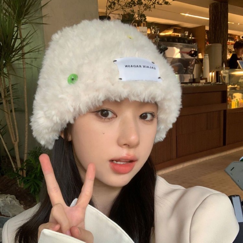 Button-decorated Plush Knit Hat Lady Autumn and Winter Warm Lovely Face Small Basin Hat Imitation Fur Straw Hat