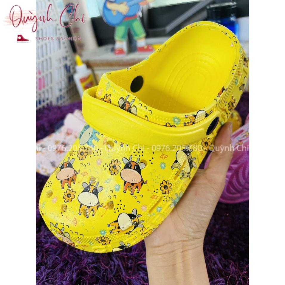 Dép Cross Cho Bé Trai Bé Gái Siêu Mềm Có Quai Size 35-39 ( Từ 9-18 Tuổi ) Hình Bò Sữa