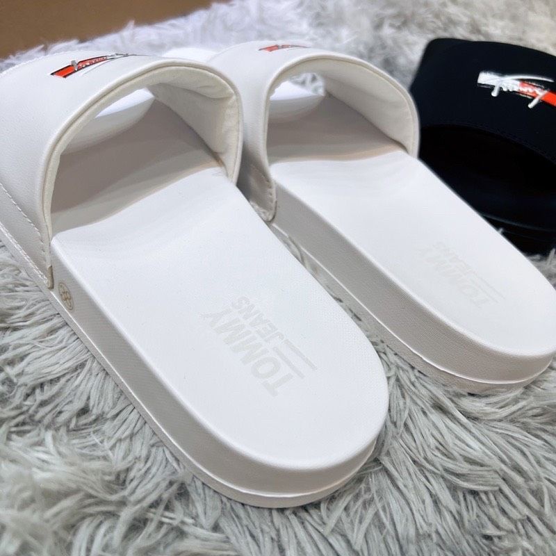 Dép tonnmy mới nhất với 2 màu, size nam nữ trẻ trung năng động.