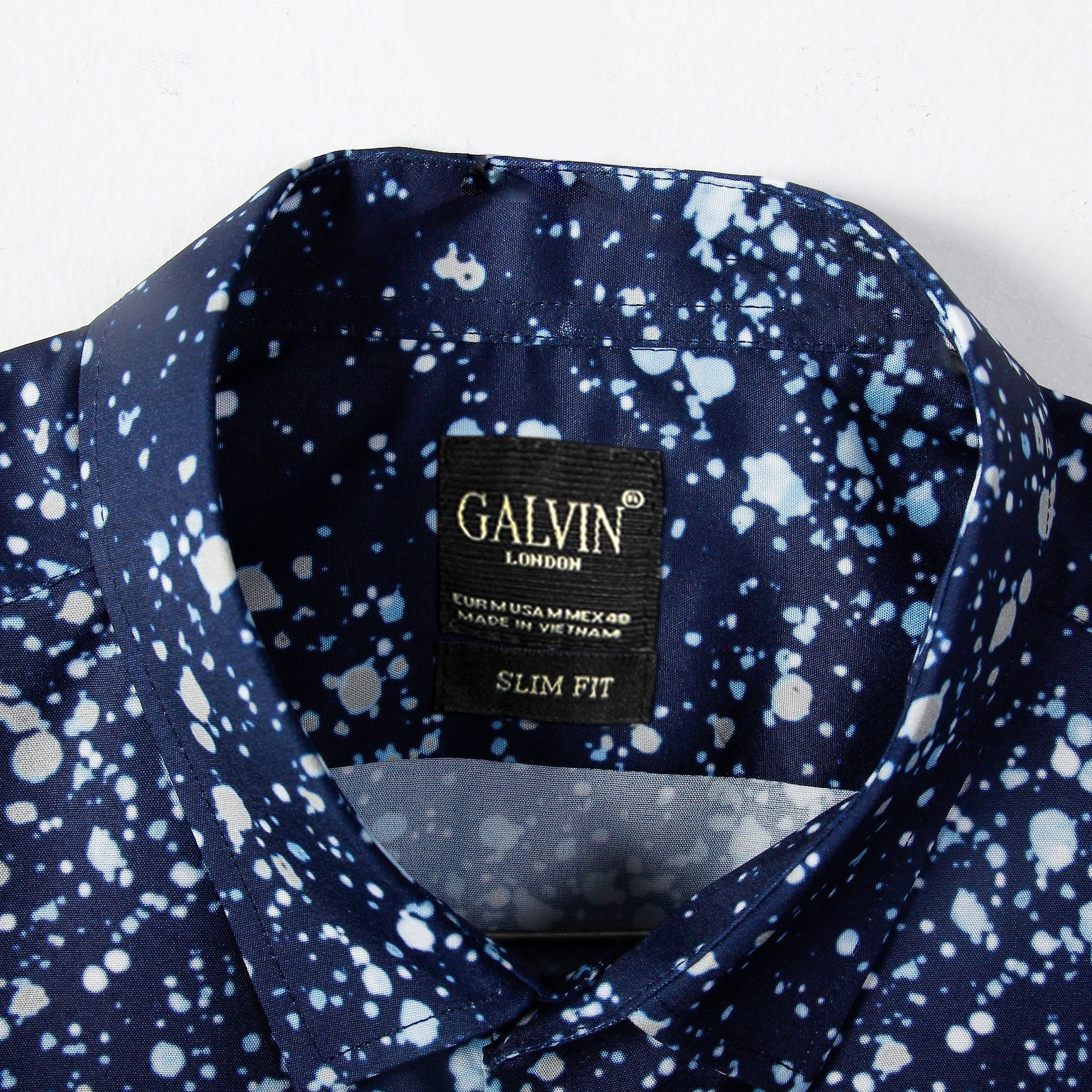 Áo sơ mi nam họa tiết dài tay Galvin dáng ôm sơ cổ bẻ vải lụa thái chống nhăn chống xù SMGV123 - Leo Vatino | BigBuy360 - bigbuy360.vn