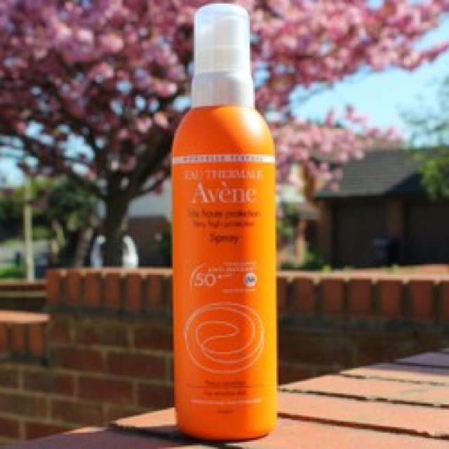 Kem chống nắng dạng xịt SPF 50+ Avene Pháp Dung tích: 200ml