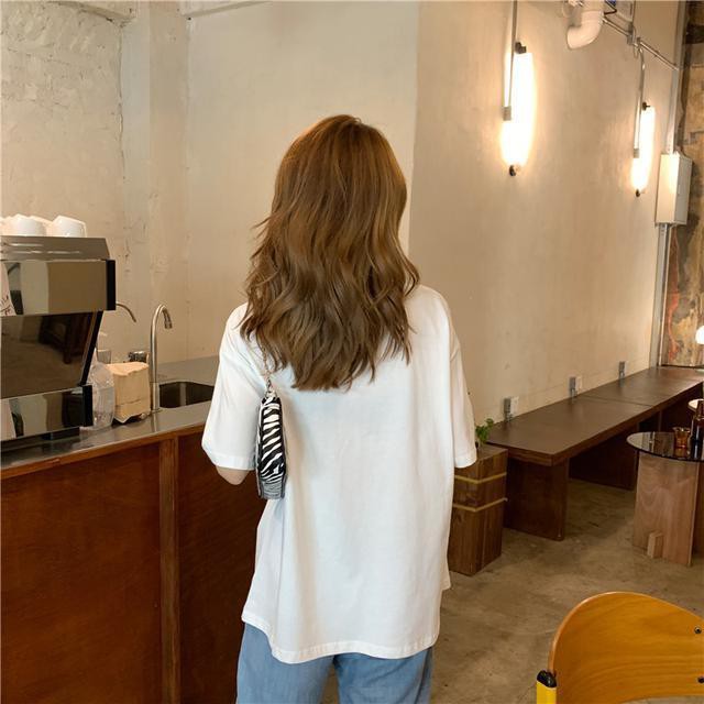 Phiên bản mùa hè Hàn Quốc 2021 mới vui nhộn hoạt hình thêu sinh viên lớn BF gió ngắn tay áo phông quần phụ nữ