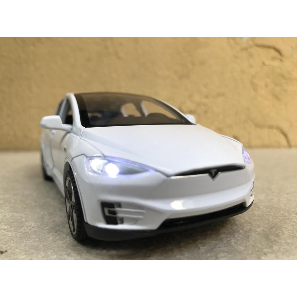 Mô hình xe ô tô TESLA Model 90X 1:32