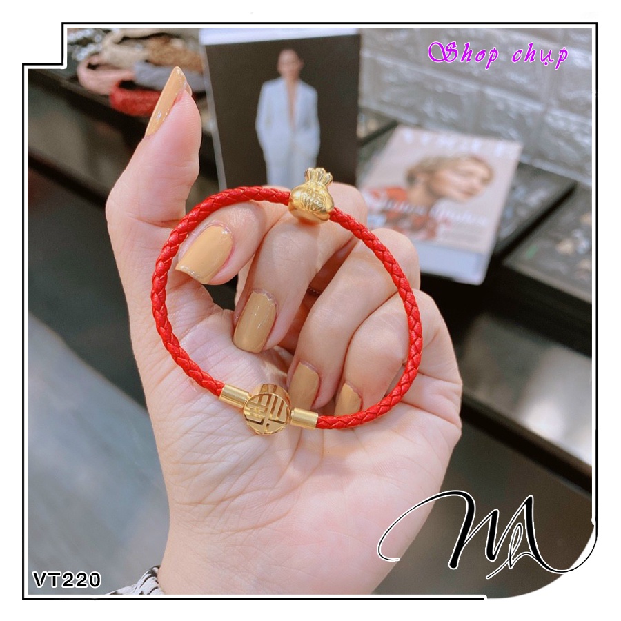 Vòng tay chỉ đỏ Charm kim tiền trường thọ khóa bấm Titan không gỉ - Măng's House VT220
