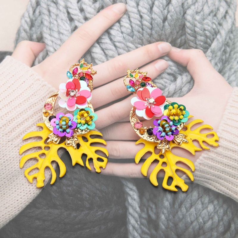 1 Đôi Bông Tai Hình Hoa Đính Kim Sa Thời Trang