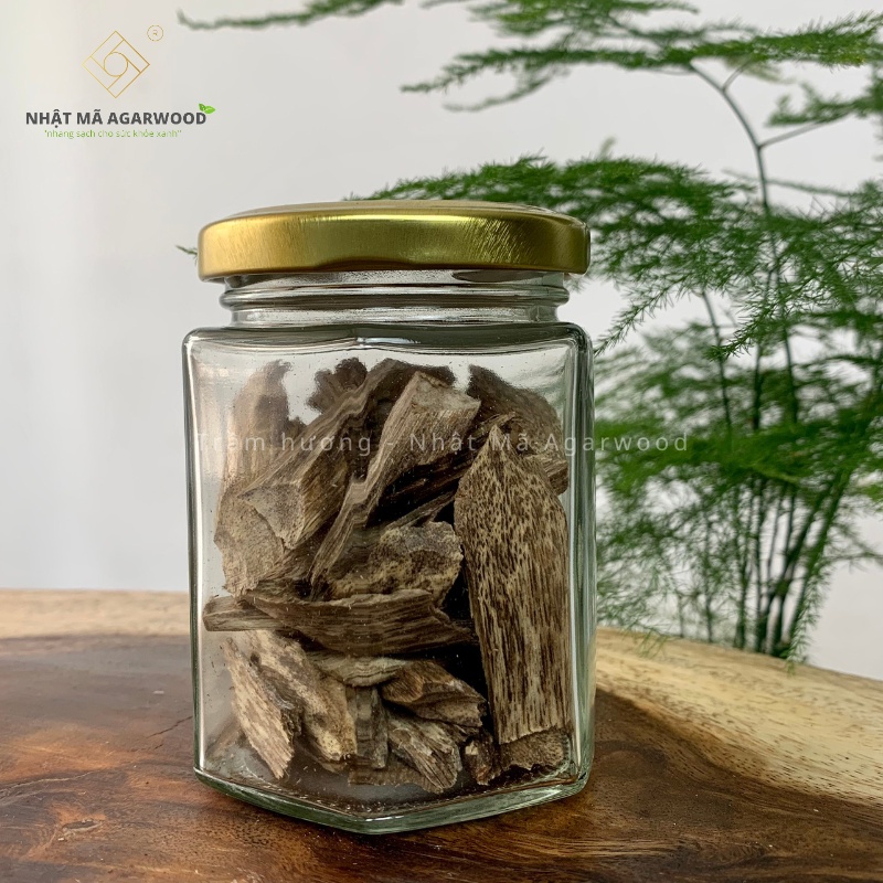 Bộ sản phẩm Trầm hương, trầm miếng (tuyển chọn) - Mã 2605 - Lọ 10gram | Nhật Mã Agarwood