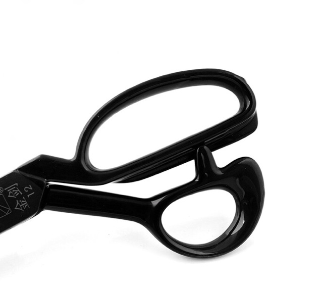 Kéo chuyên dụng cắt da thủ công