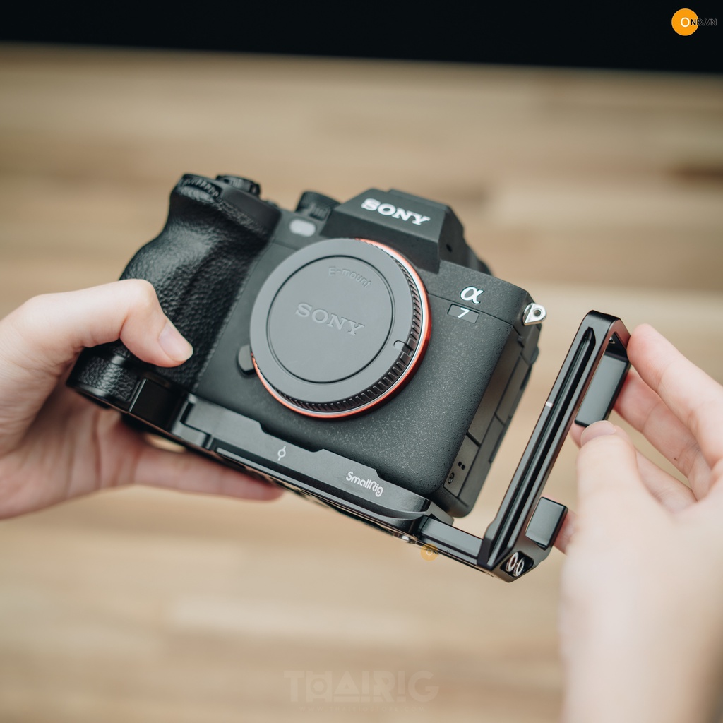 SmallRig L Plate bảo vệ máy ảnh Sony Alpha a74 a7s3 a7r5 a7r4 code 3660