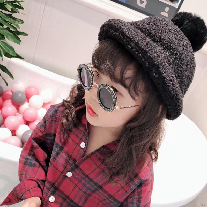 Mũ nhung trùm đầu thiết kế quả pom pom đáng yêu cho bé