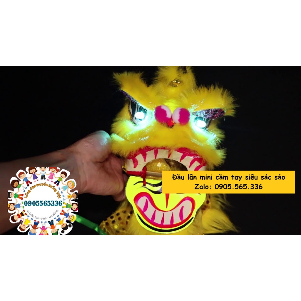 Đầu lân cầm tay siêu sắc sảo size 15cm có đuôi lông cừu kim sa và mắt chớp đèn led
