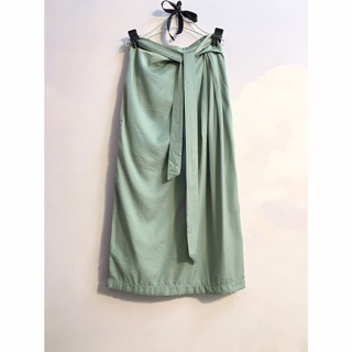 Chân váy midi xẻ tà cột dây