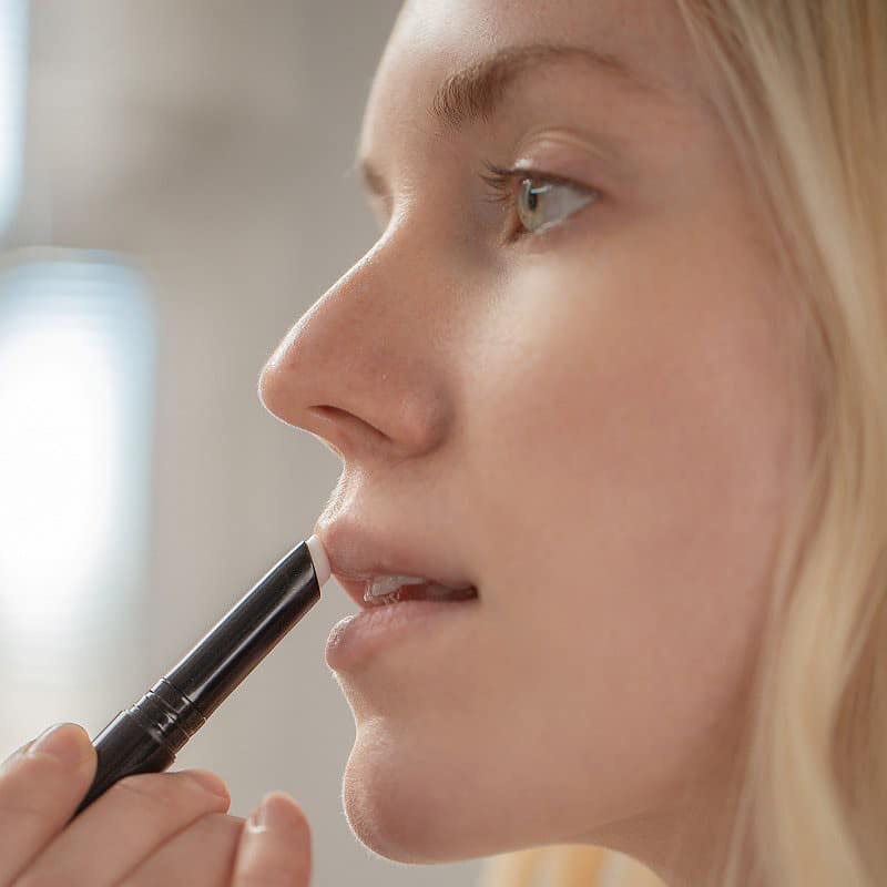 Son lót dưỡng môi MAC Prep + Prime Lip Base.