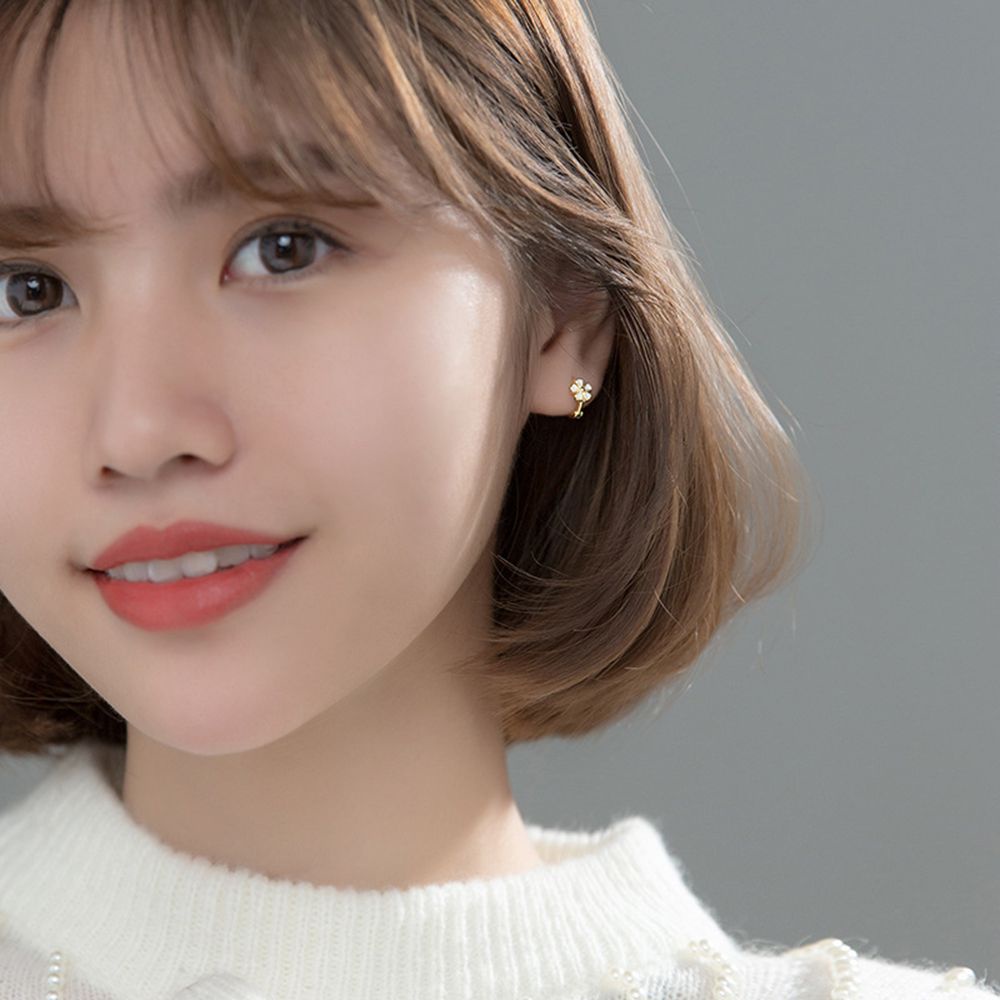 Khuyên Tai Hình Hoa Màu Bạc / Màu Sắc Lãng Mạn Phong Cách Hàn Quốc Thời Trang Cho Nữ