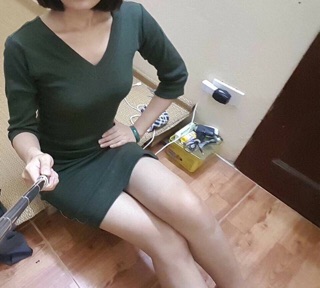 Váy len body xẻ tà