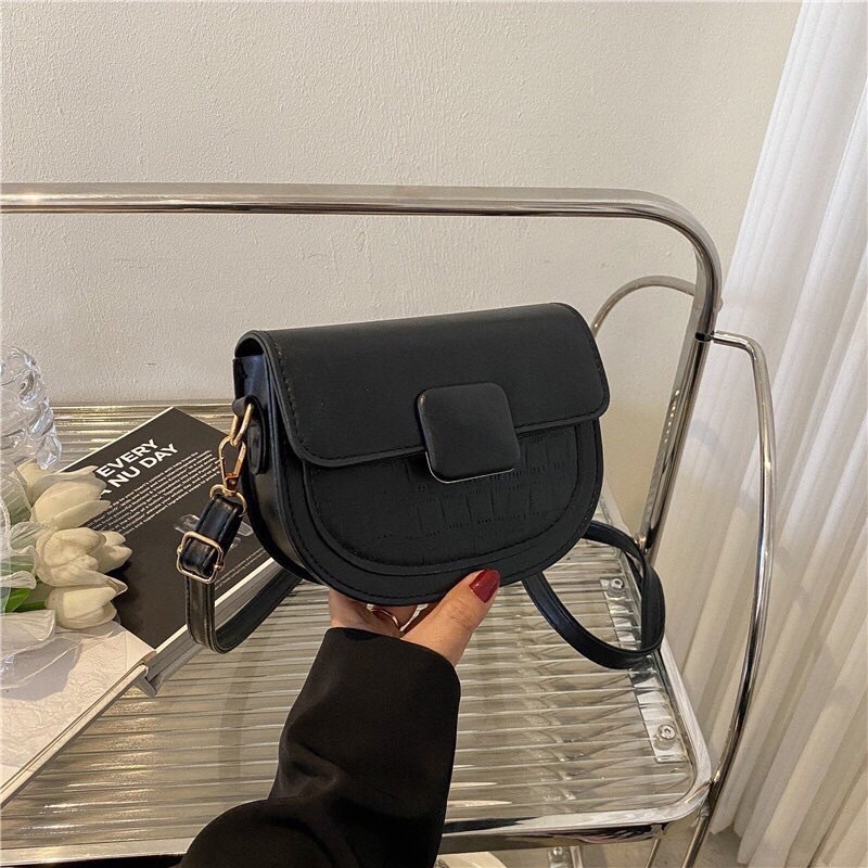 Túi Đeo Chéo Da Vân Khoá Vuông Siêu Xinh