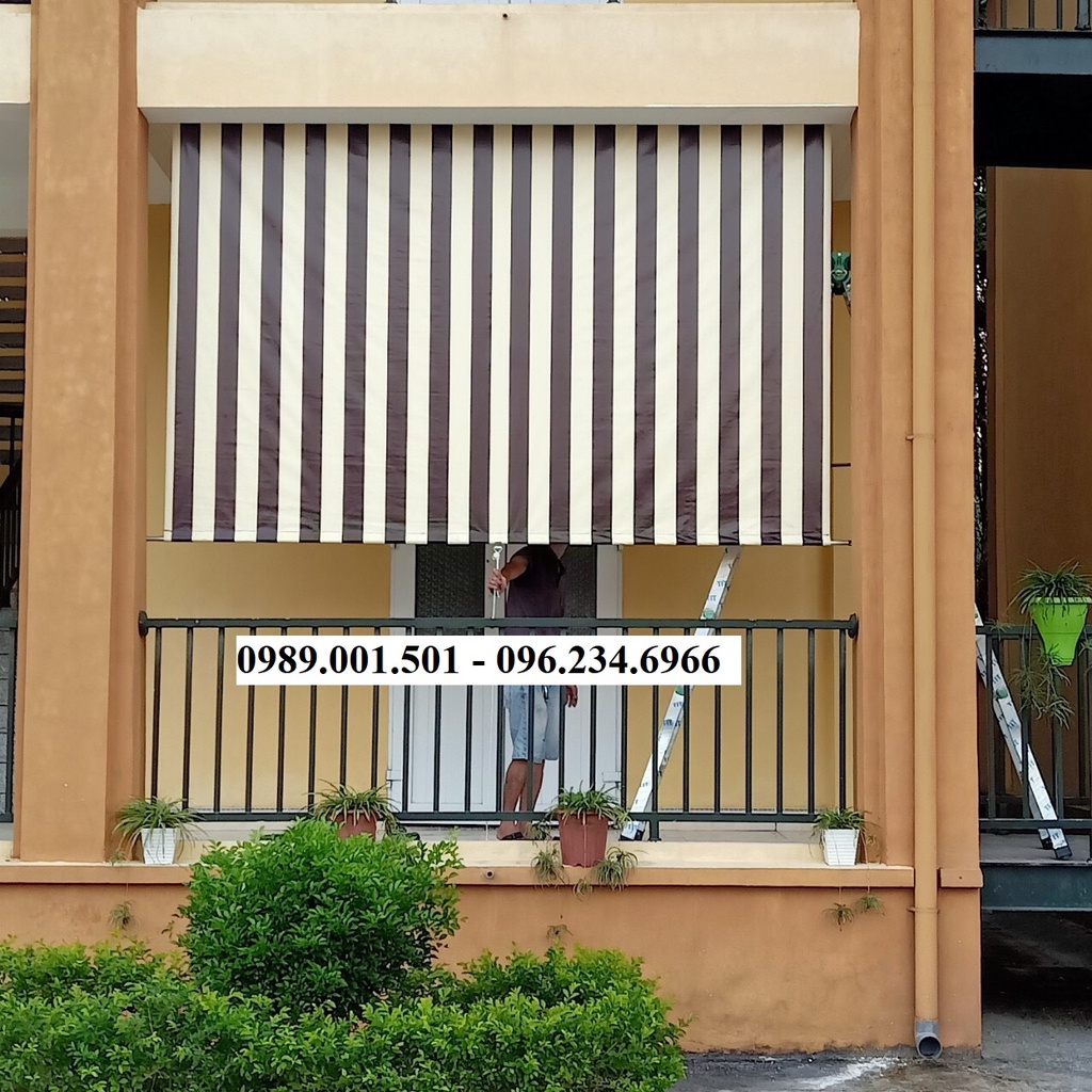 Bạt tự cuốn che nắng mưa