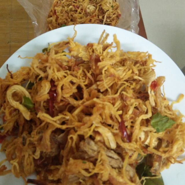 Gà khô lá chanh cay