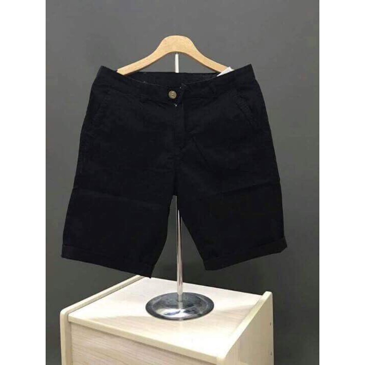 Quần short kaki trơn màu đen