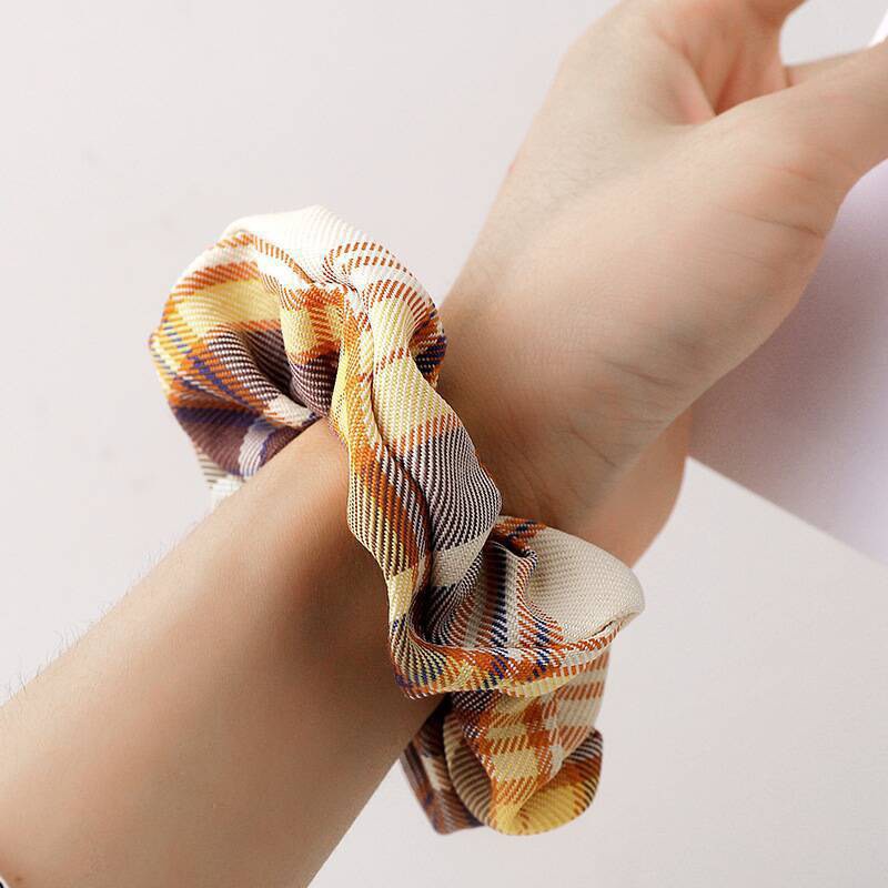 Buộc Tóc Vải Scrunchies caro Cực xinh cho bạn gái