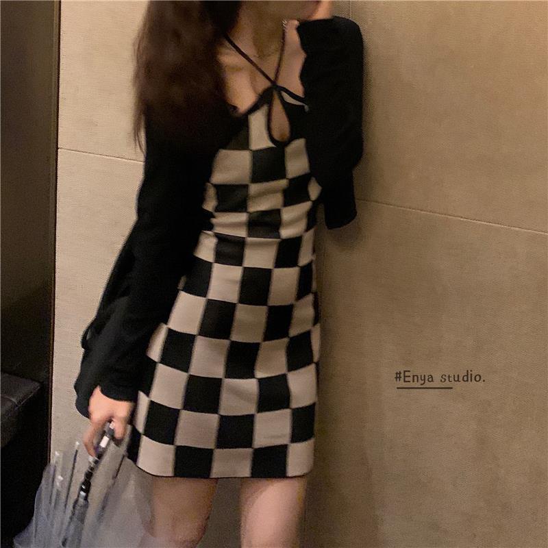 Set đầm hai dây và áo khoác cardigan dệt kim dáng rộng thiết kế mới thời trang xuân thu dành cho nữ 2021