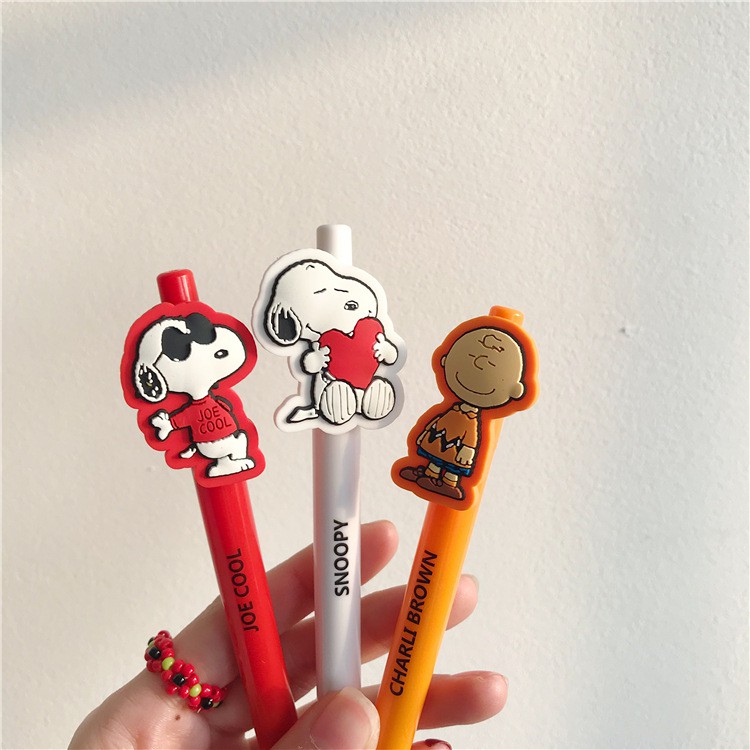 Bút gel mực đen có hình chú chó Snoopy dễ thương