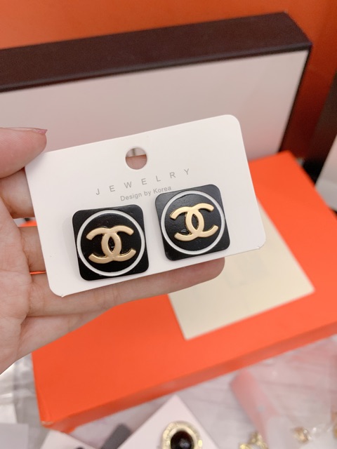 khuyên tai hãng (hình thật , cam kết hoàn tiền nếu ko giống hình)