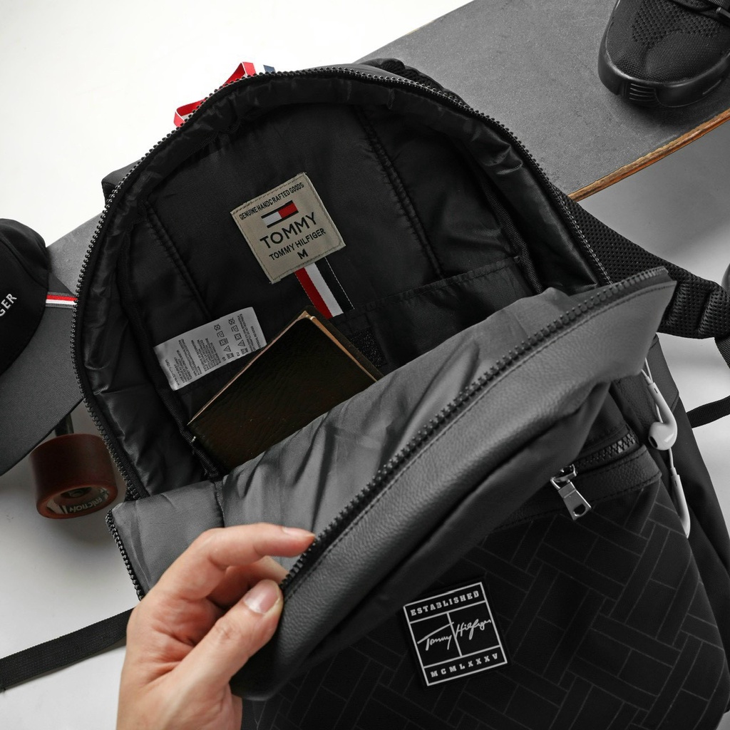 Balo Mini Tommy Hilfiger MCMLXXXV Có Ngăn Đựng Laptop