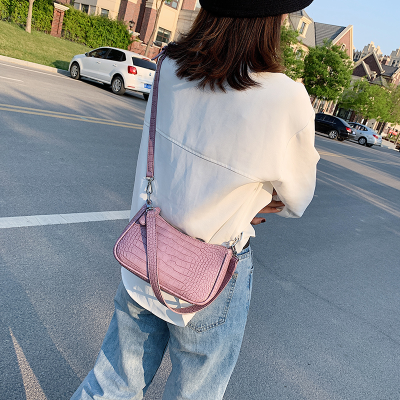 Túi xách đeo chéo IELGY thời trang dành cho nữ