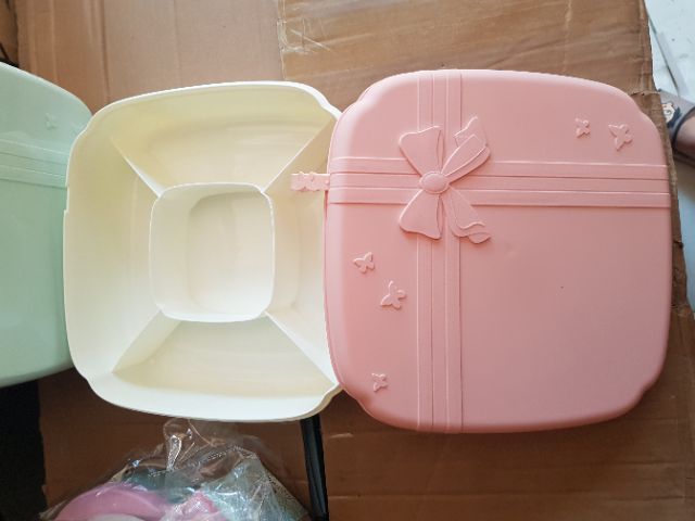 Khay đựng bánh kẹo vuông nơ