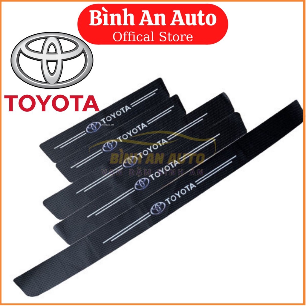 TOYOTA - BỘ MIẾNG Dán Chống Trầy Xước Có Logo Hãng TOYOTA Bảo Vệ Bậc Cửa Và Dán Cốp Xe Hơi, Xe Ô Tô Bằng Sợi Carbon