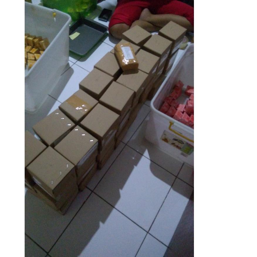 (hàng Mới Về) Kem Nền Ayu Laurence Phiên Bản Giới Hạn | BigBuy360 - bigbuy360.vn