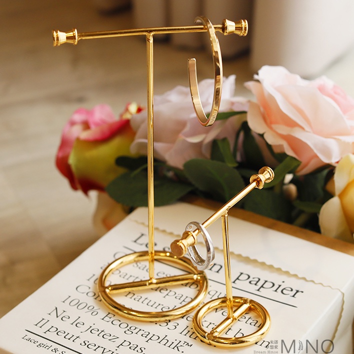 Giá Đứng Trưng Bày Trang Sức Chuyên Dụng Chất Lượng
