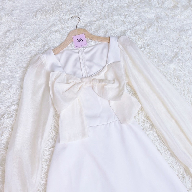 Váy kem phối nơ voan đơn giản bánh bèo