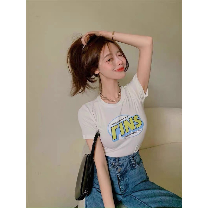 Áo kiểu croptop in chữ fins cực xinh  , chất thun lụa mềm mịn co giãn