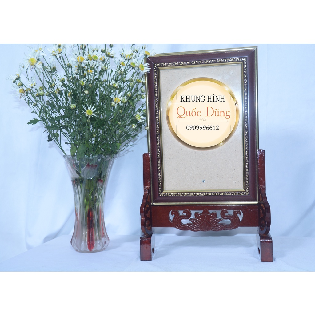 Khung hình và chân khung để bàn thờ