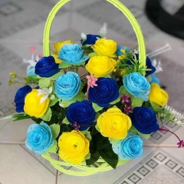 hoa hồng điểm gấm lụa treo tường