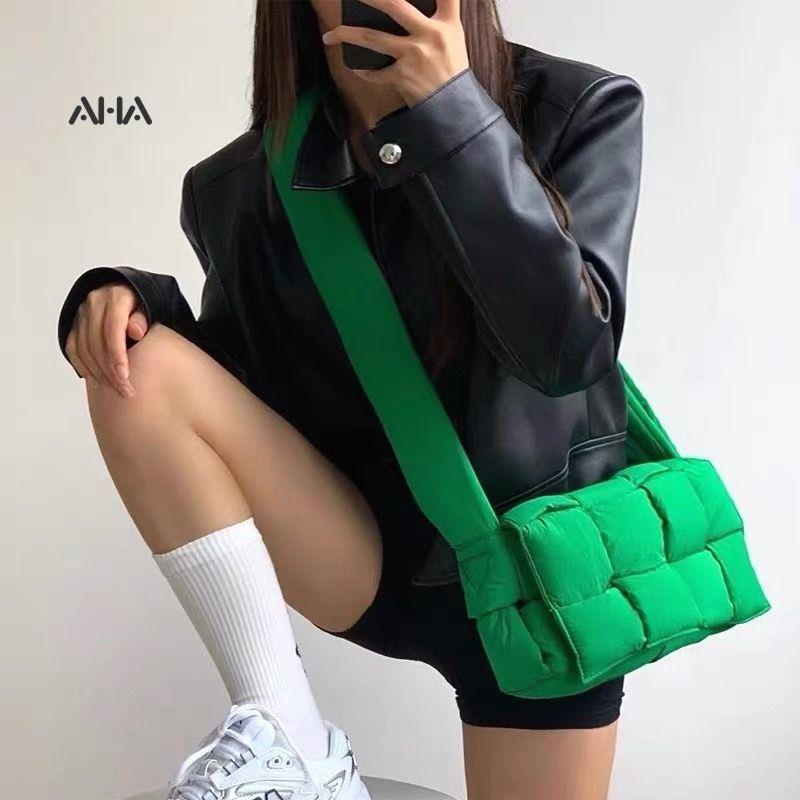 Túi đeo chéo vai AHA official bằng xốp thời trang phong cách dành cho nữ