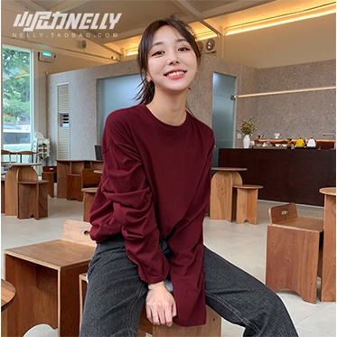 Áo phông Nelly Heybig dài tay trơn màu đỏ đô