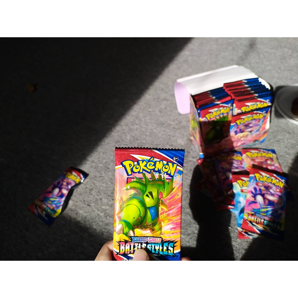 Bộ thẻ bài đồ chơi Pokemon Sword & Shield VMax bằng tiếng anh