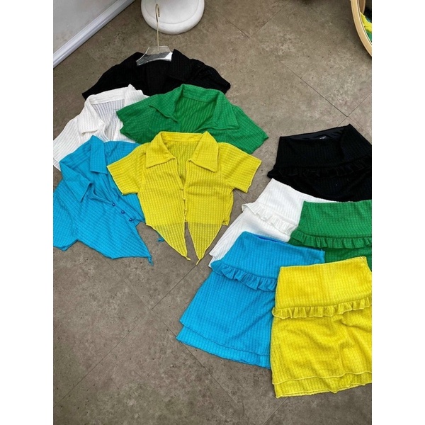 Set Áo Croptop Cổ Bẻ Tay Ngắn Tà Nhọn 3 Núc Kèm Chân Váy Ôm Phối Bèo