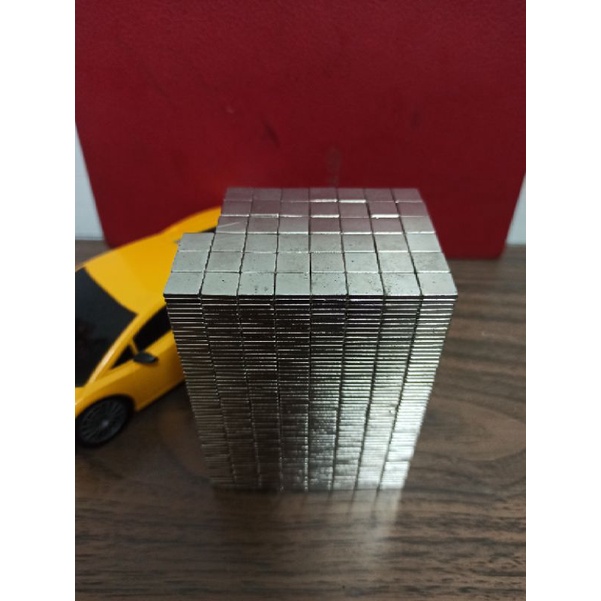 Nam châm hình vuông 10x10x2 mm mỏng siêu hút dính