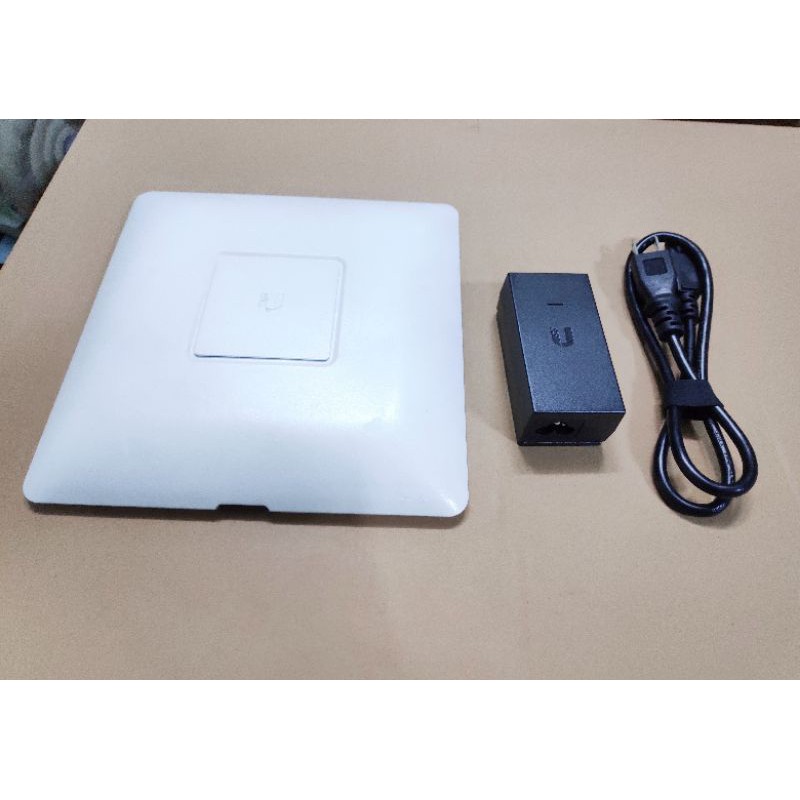 🩸[CHÍNH HÃNG]🩸Bộ phát WIFI UniFi AP-AC Chuẩn Wifi AC Tốc Độ 1750Mp - Hàng USA - sức tải 200 máy | BigBuy360 - bigbuy360.vn