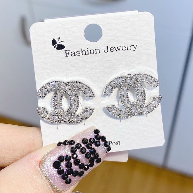 Bông Tai Nữ Cá Tính Đính Đá Cao Cấp Mang Phong Cách Hàn Quốc  - MS76027