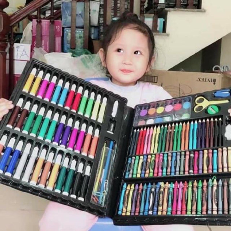 Bộ tô màu 150 chi tiết, Đồ dùng học tập gồm bút màu và dụng cụ tô vẽ cho bé
