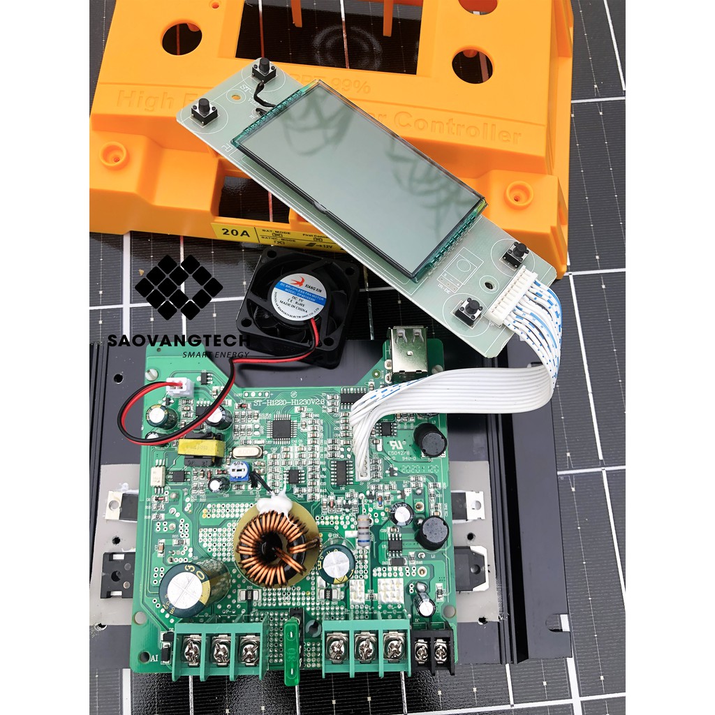 Điều khiển sạc pin năng lượng mặt trời MPPT 20A SUOER - ST-H1220 có màn hình LCD