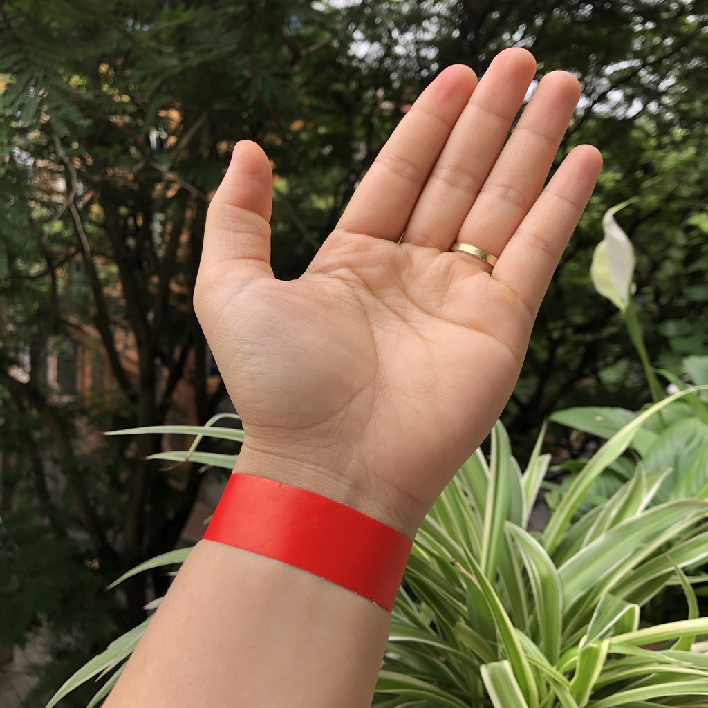 Bán combo 100 chiếc vòng tay giấy trơn màu đỏ có sẵn tại Hà Nội